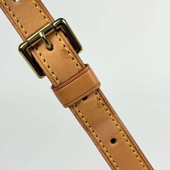 LOUIS VUITTON Brown Monogram Shoulder Bag - Picture 5 of 7